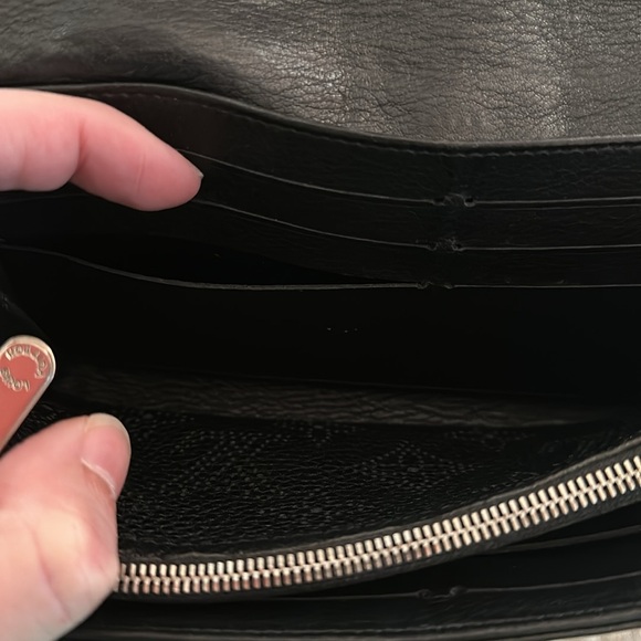 Louis Vuitton Mahina Wallet - Picture 8 of 16